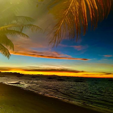 Treasure Beach Resort Carles ภายนอก รูปภาพ