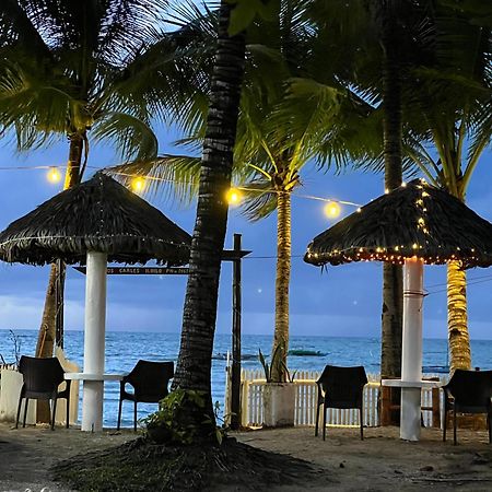 Treasure Beach Resort Carles ภายนอก รูปภาพ