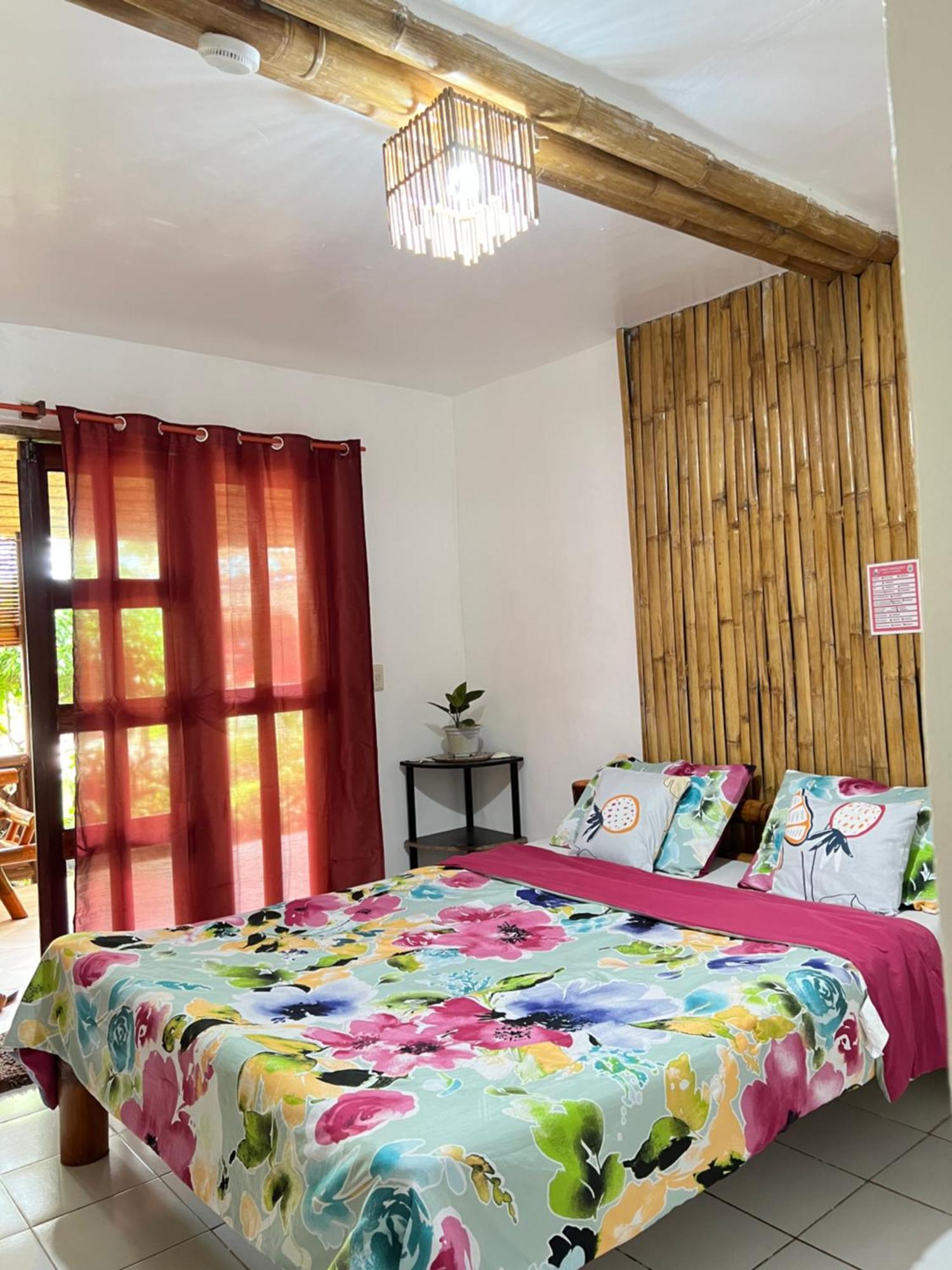 Treasure Beach Resort Carles ภายนอก รูปภาพ
