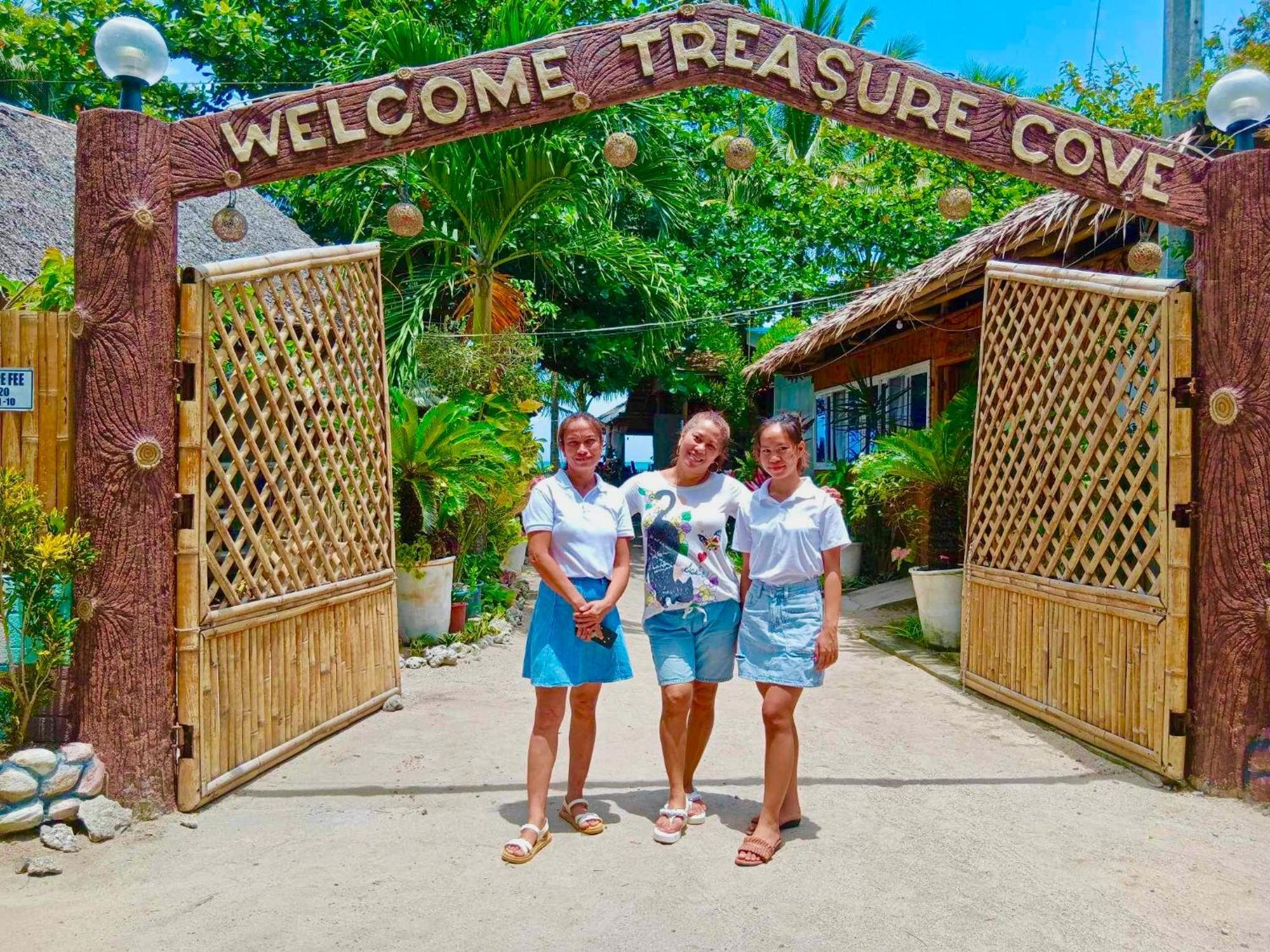 Treasure Beach Resort Carles ภายนอก รูปภาพ