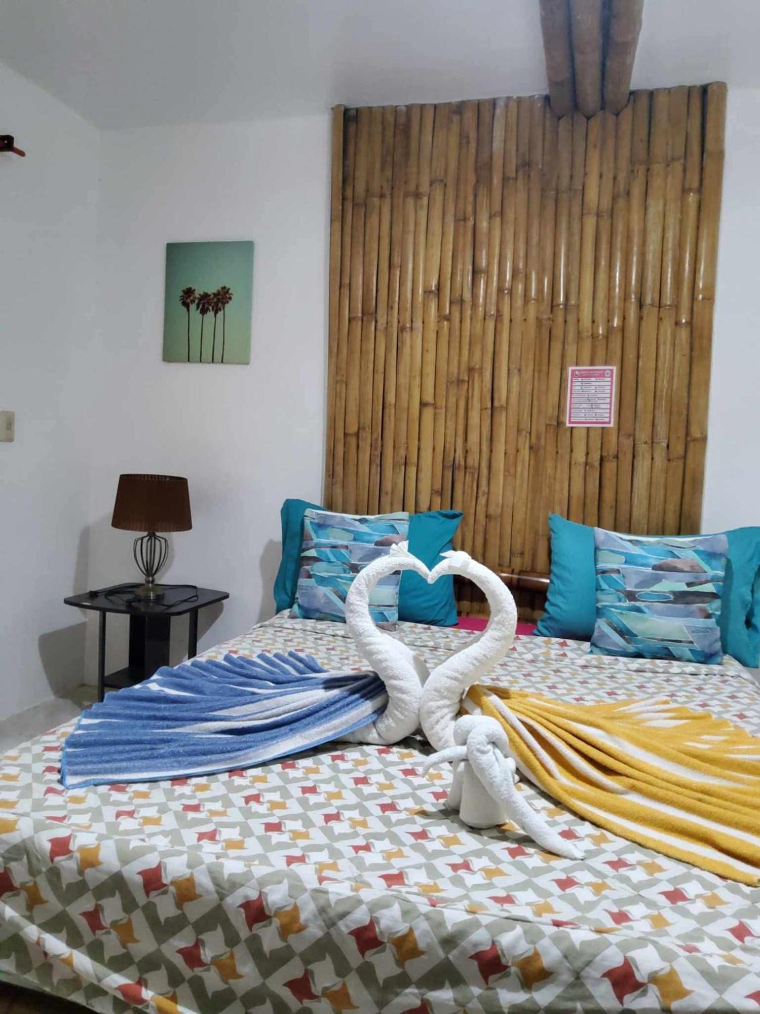Treasure Beach Resort Carles ภายนอก รูปภาพ